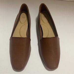 Market & Spruce loafer low heel flats like new,
